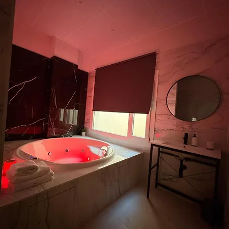 Centric Loft Near Arts & Science